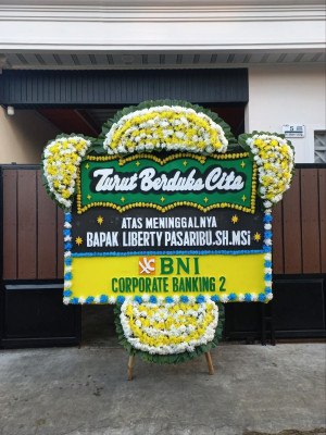 Papan Bunga Duka di Sungai Miai