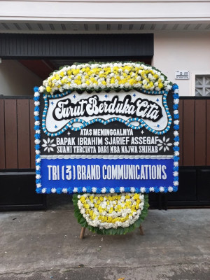 Papan Bunga Duka di Sungai Miai